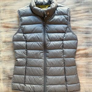 J McLaughlin Gray PufferVest Size XS Mint Condition Classic Preppy